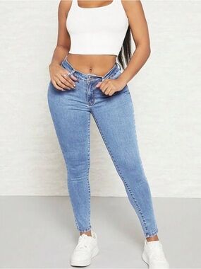 Lightwash Midrise Skinny Jeans